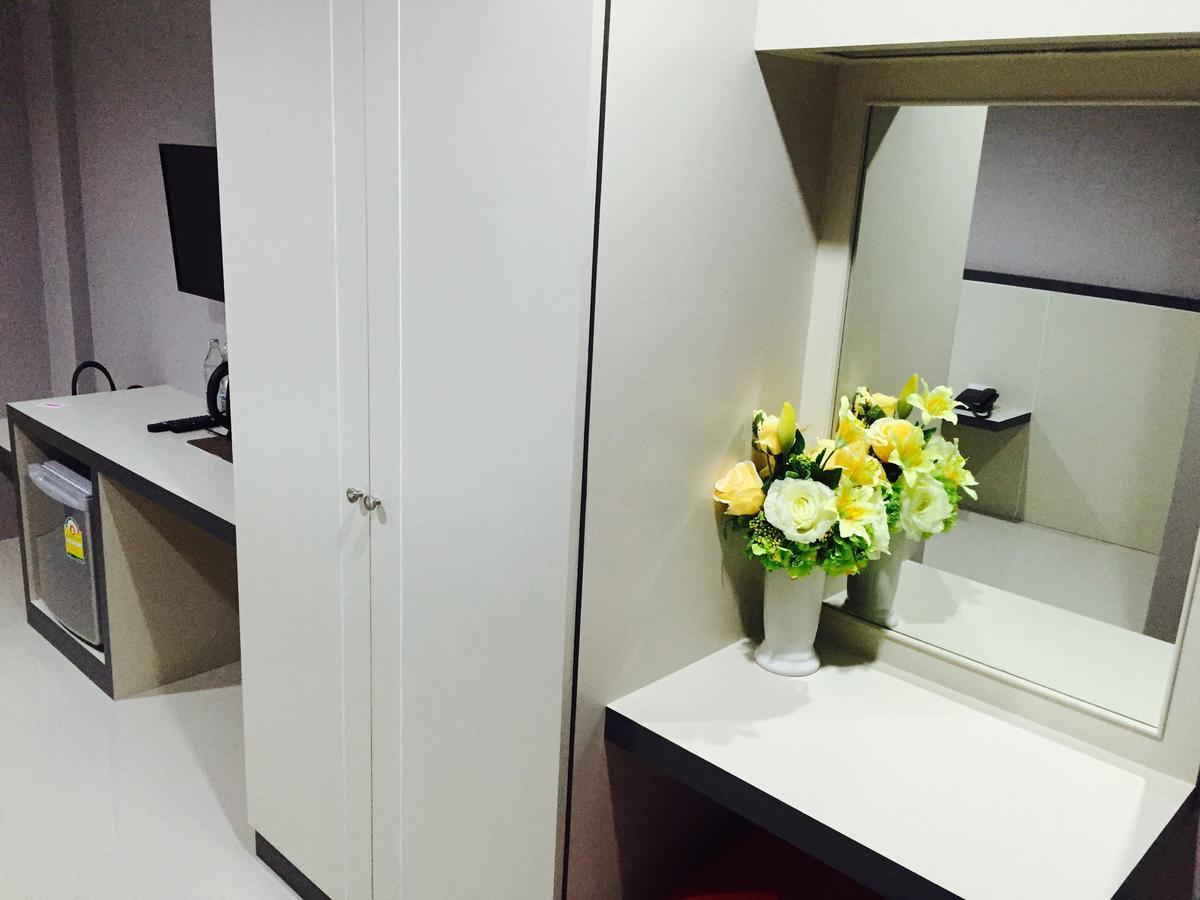 Avenue Residence Nakhon Si Thammarat Esterno foto