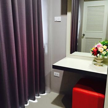 Avenue Residence Nakhon Si Thammarat Esterno foto