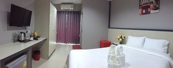 Avenue Residence Nakhon Si Thammarat Esterno foto